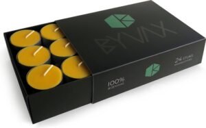 Set van 24 bijenwas waxinelichtjes, gemaakt van 100% zuivere bijenwas. Duurzaam en milieuvriendelijk, perfect als sfeervolle decoratie en woonaccessoires voor in huis. Een prachtige toevoeging aan je woonhuisaccessoires.