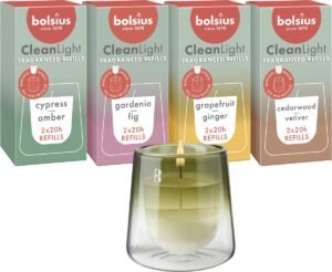 Bolsius CleanLight houder en navulbare geurkaarsen starterkit, inclusief 9 gegeurde refills. Duurzaam en milieuvriendelijk woonaccessoire voor een gezellige sfeer in huis. Ideaal als decoratie in de woonkamer, slaapkamer of badkamer.