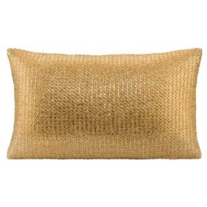 Gouden sierkussen Yasmin van 30x50 cm, ideaal voor woon decoratie en als woonhuisaccessoires. Dit sierkussen is een perfecte woon accessoire voor elke kamer.
