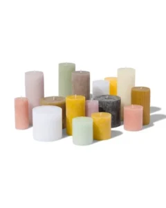 Hema rustieke kaarsen in wit, set van 2 stuks met afmetingen 10 x 10 cm, ideaal voor het creëren van een gezellige sfeer in huis en perfect als decoratief element.