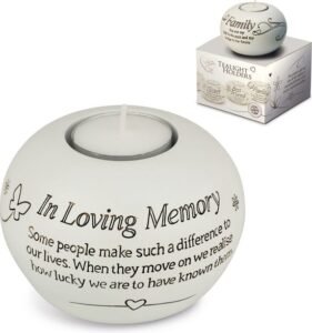 Maddeco waxinelichthouder ter nagedachtenis met de tekst "More than Words", keramiek, 9,5 cm hoog en Ø 10 cm, perfect als herdenkingscadeau en decoratief item voor het creëren van een warme en serene sfeer.