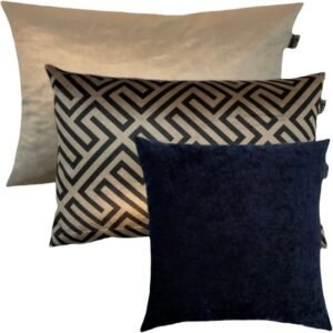 Zippi Design sierkussenset in zwart en goud, ideaal voor woon decoratie en als woonhuisaccessoires. Deze sierkussens zijn perfecte woon accessoires voor elke kamer.
