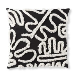 Zwart abstract sierkussen van 45 x 45 cm, ideaal voor woon decoratie en als woonhuisaccessoires. Dit kussen is een perfect woon accessoire voor elke kamer.