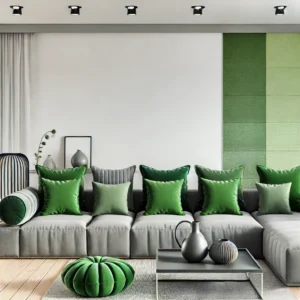 Set van diverse groene kussens in verschillende tinten en stijlen, perfect geplaatst op moderne en gezellige meubelstukken in een uitnodigende woonkamer, ideaal voor woonhuisaccessoires en woondecoratie.